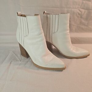 Mark Fisher Women’s Leather Ankle Boots Booties Ivory Color Size 6.5M Slip-On
